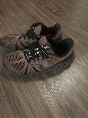 On Running Men's Athletic Shoes Brown with Black and Blue Accents